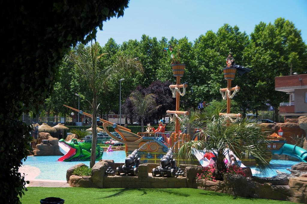 Evenia Olympic Garden Hotel Lloret de Mar Bagian luar foto