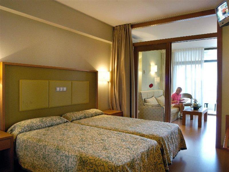 Evenia Olympic Garden Hotel Lloret de Mar Bagian luar foto